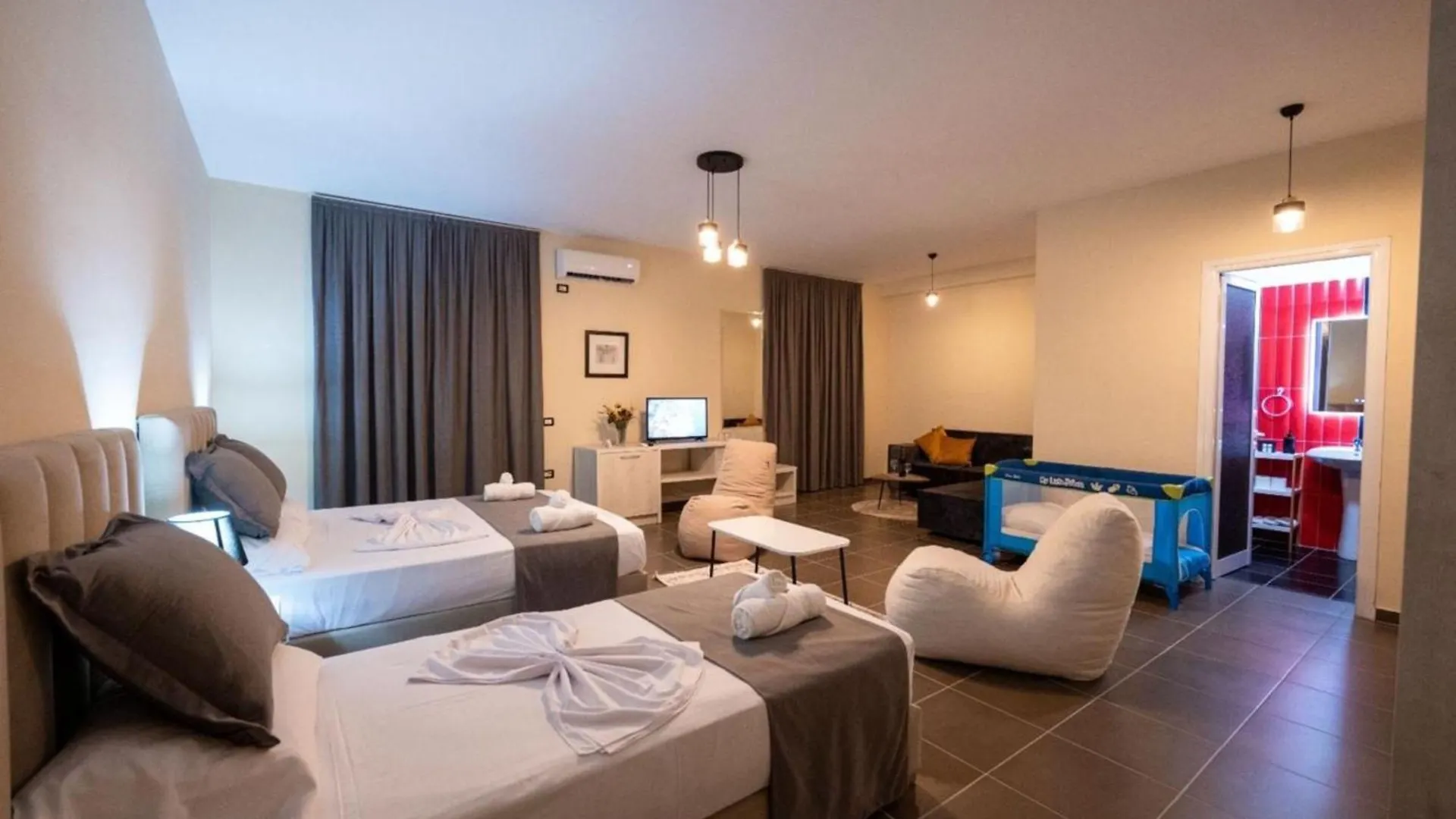 Altobelo Hotel Vlorë 4*,  알바니아