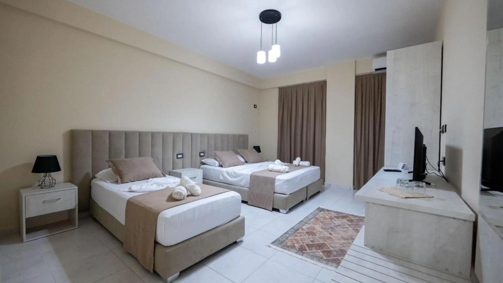 Altobelo Hotel Vlorë 4*,